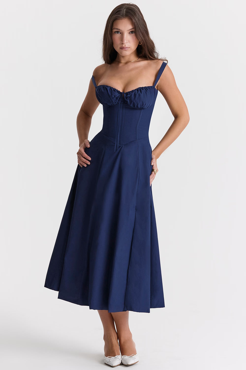 Vestido midi azul marino de tirantes