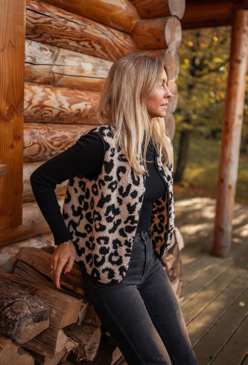 Chaleco acolchado con estampado leopardo